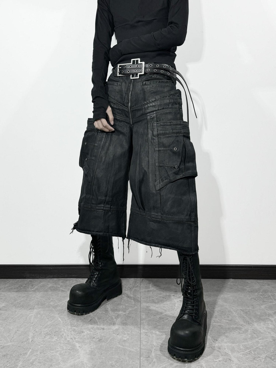 ATAnothingness Liquid Metal Black Cotton Loose Cargo Mid Rise Zipper Urban Casual Denim Shorts