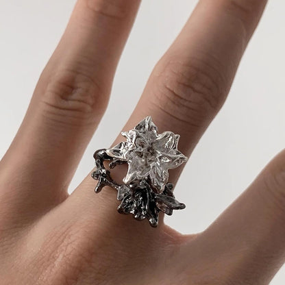 Accessories Adjustable Black White Flower Ring