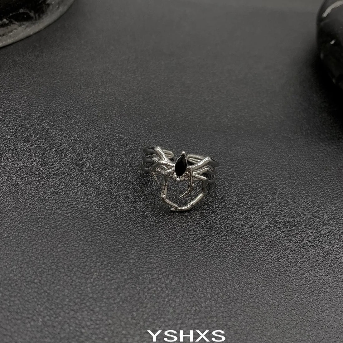 Adjustable Gothic Spider Punk Knuckle Ring