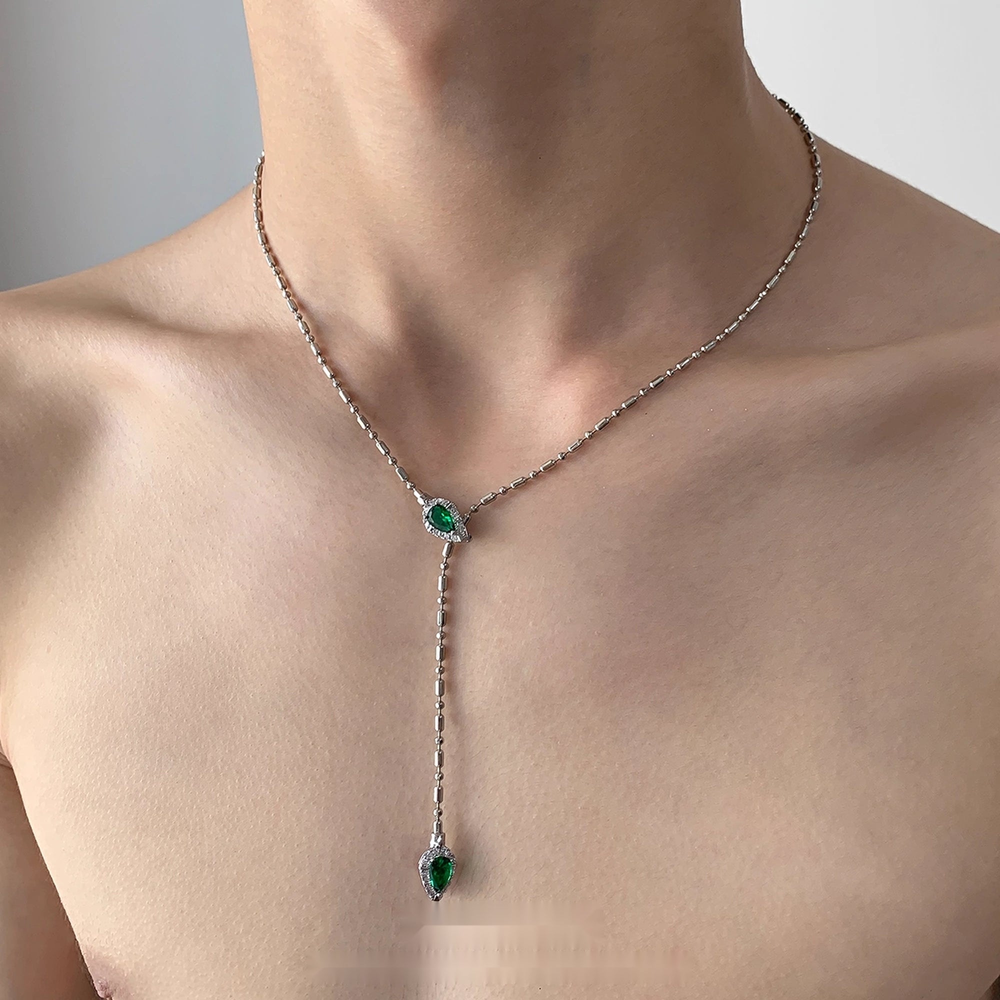 Accessories_Adjustable_Green_Zircon_Serpentine_Choker_With_Fringe_MISSTT
