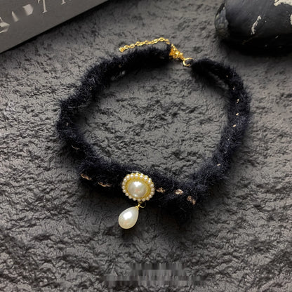 Accessories_Black_Velvet_Pearl_Choker_MISSTT