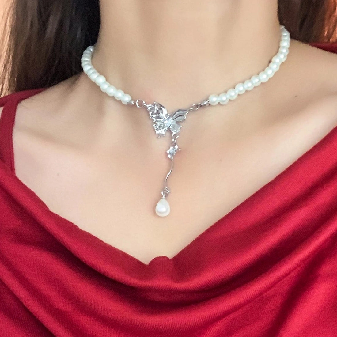 Elegant 3D Butterfly Pearl Choker Necklace