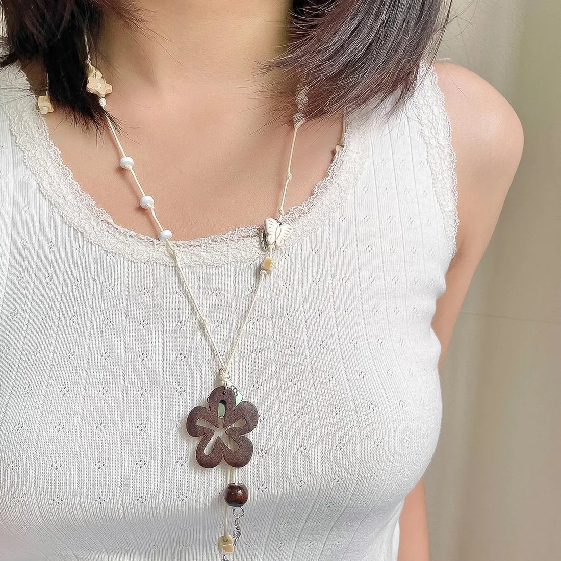Accessories Handwoven Rope Wood Flower Pendant Necklace