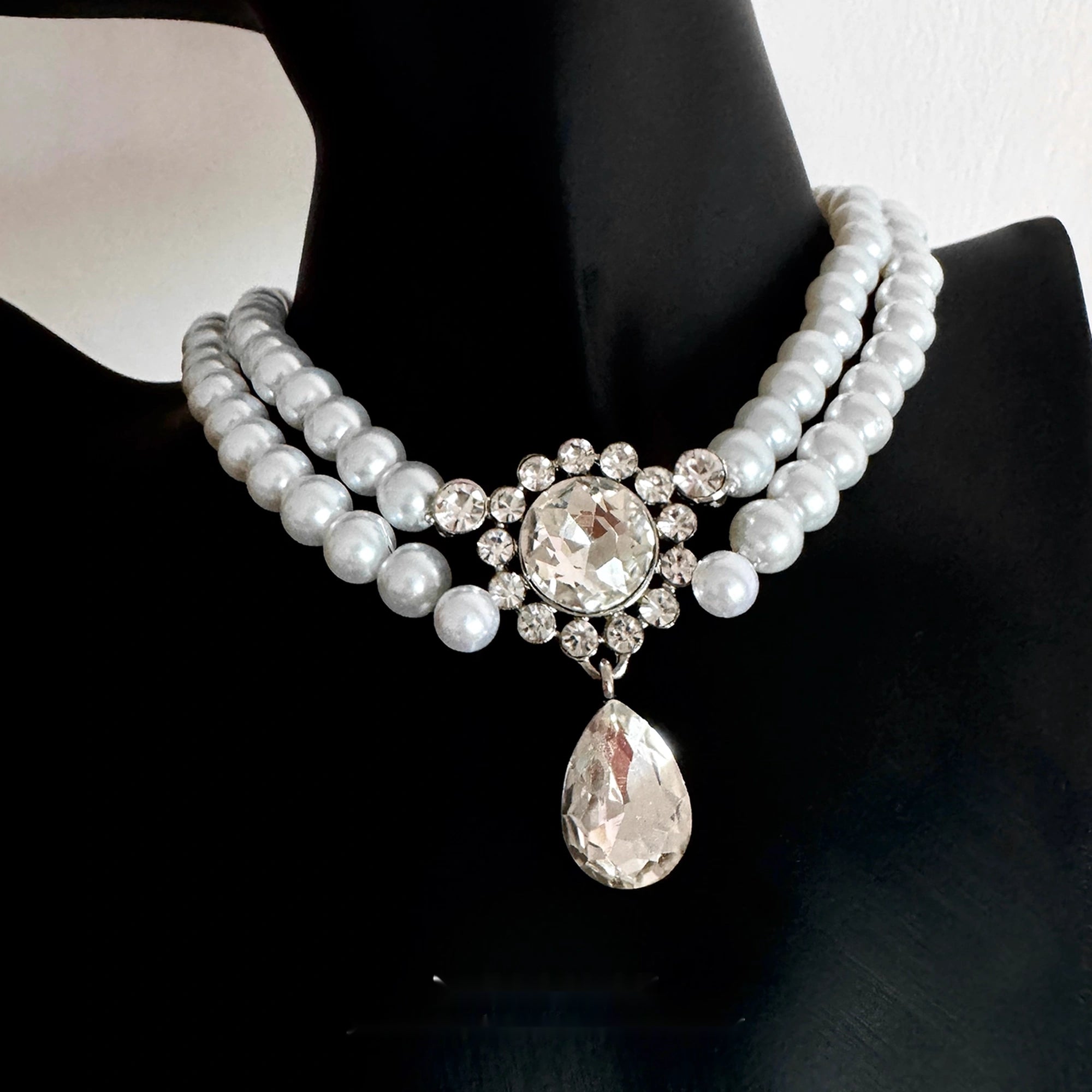 Accessories_Layered_Pearl_Choker_Necklace_With_Extender_MISSTT