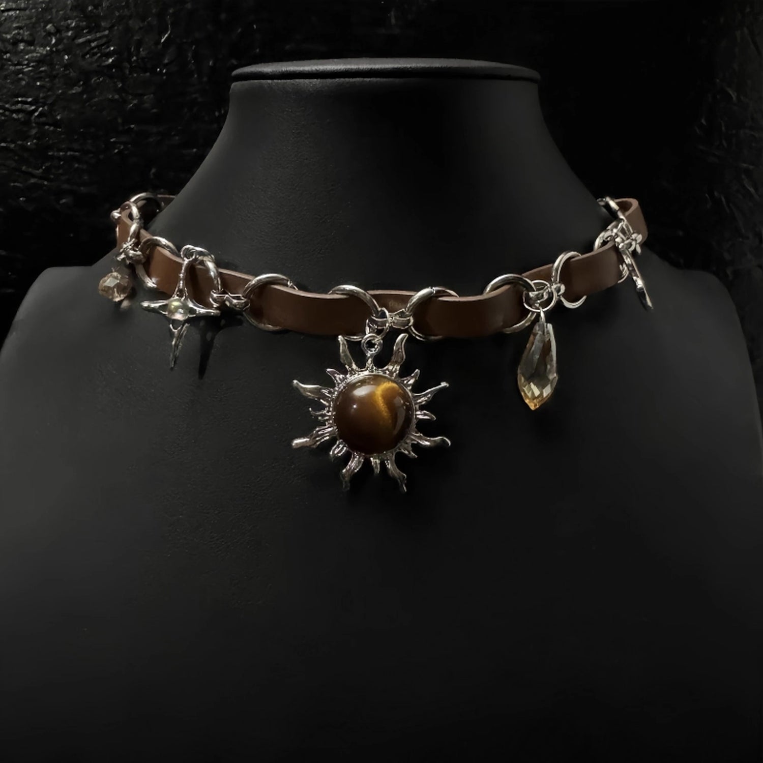 Accessories_Leather_Choker_Necklace_With_Sun_Pendant_MISSTT