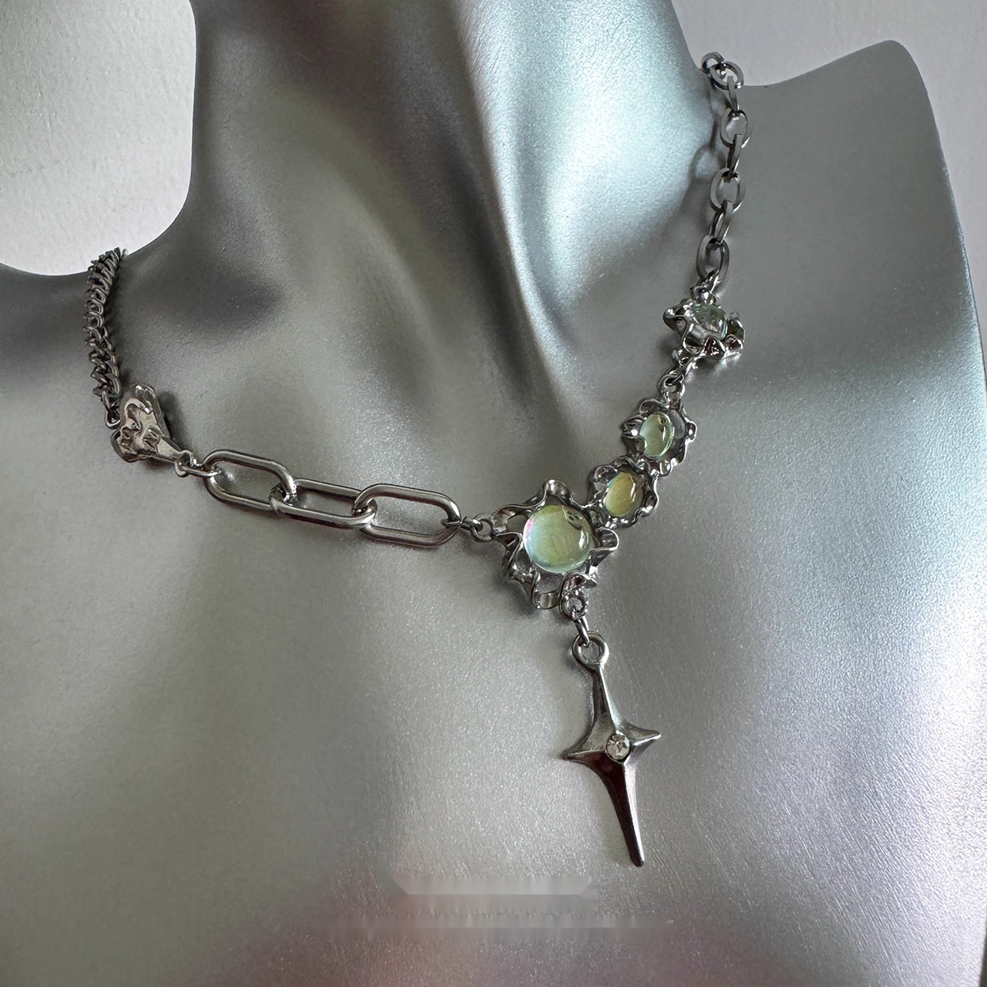 Accessories_Moonstone_Opal_Y2k_Choker_Necklace_MISSTT