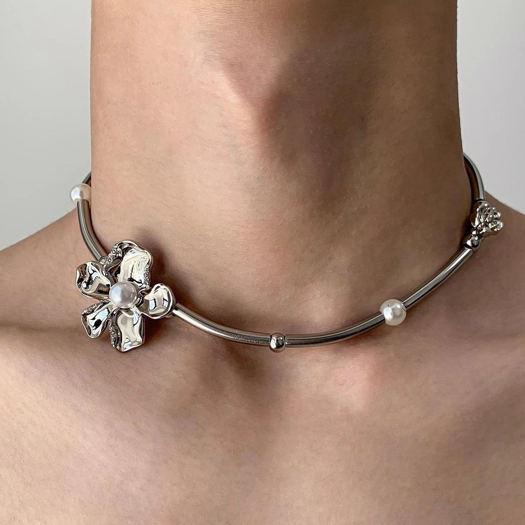 Accessories Pearl Petal Choker Necklace
