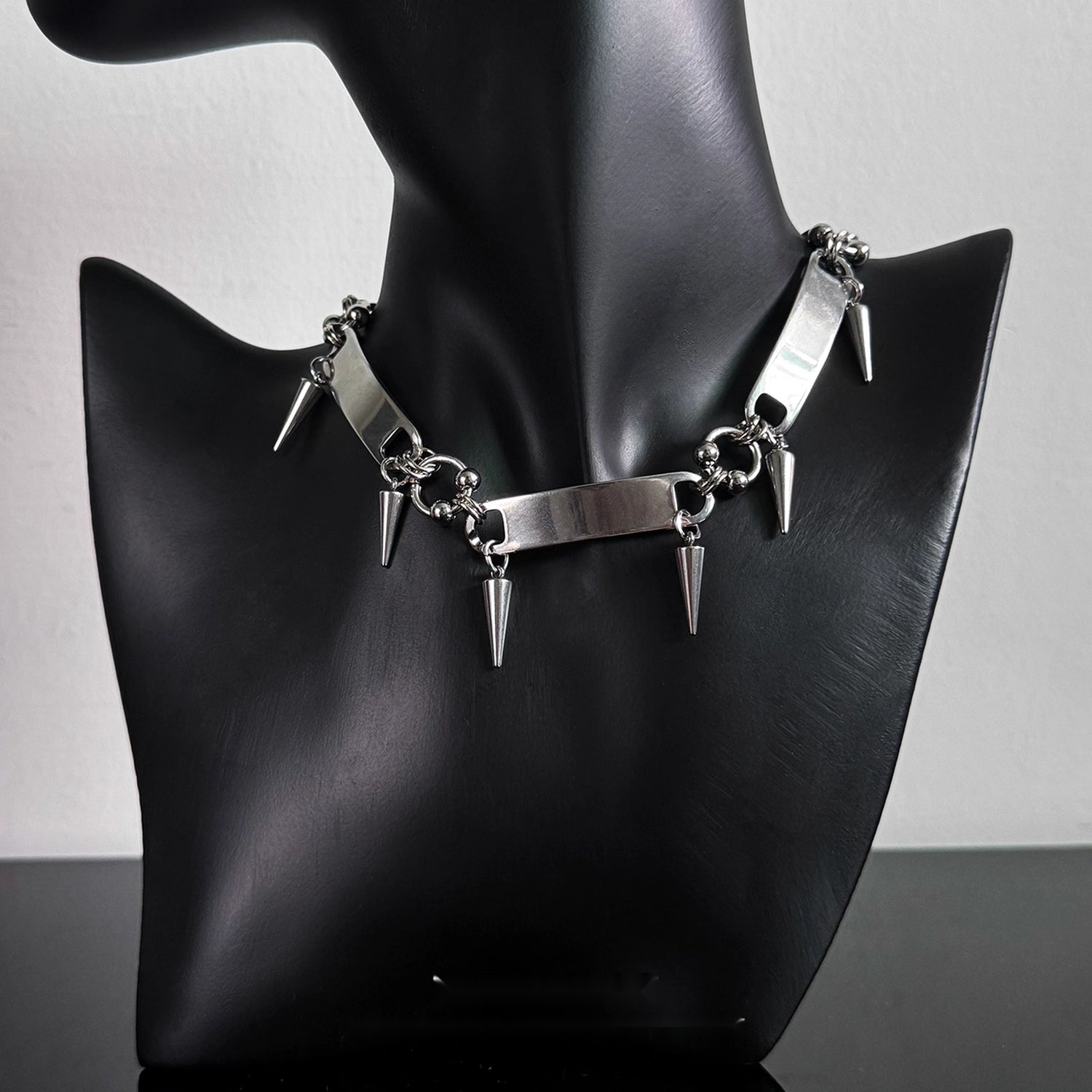 Accessories_Punk_Rivet_Statement_Choker_Necklace_MISSTT