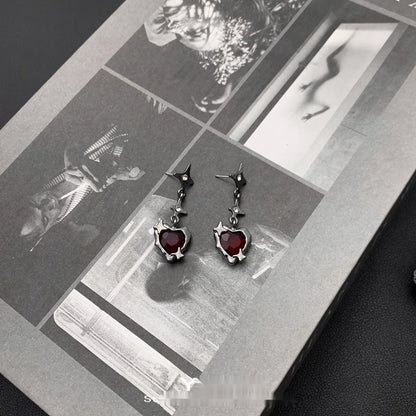 Accessories_Red_Pentagram_Love_Earrings_MISSTT