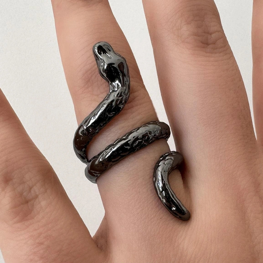 Accessories Serpent Coil Ring