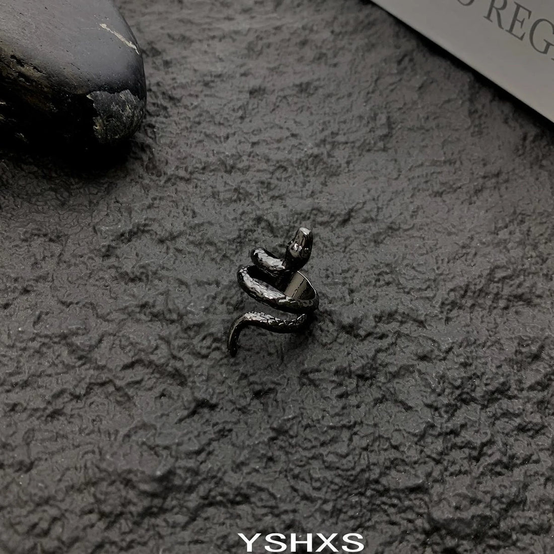 Accessories Serpent Coil Ring