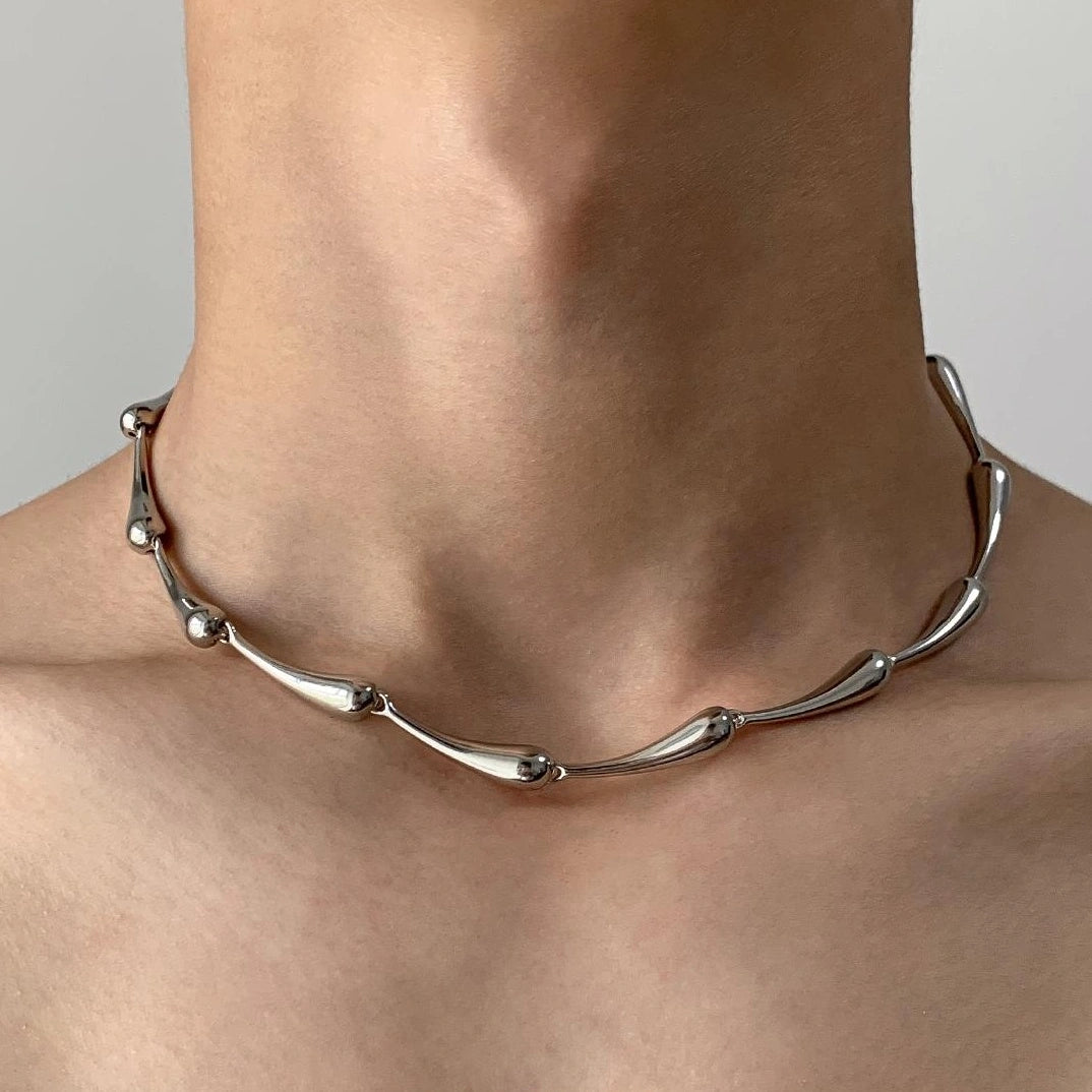 Accessories Sleek Metallic Silver Teardrop Bamboo Necklace