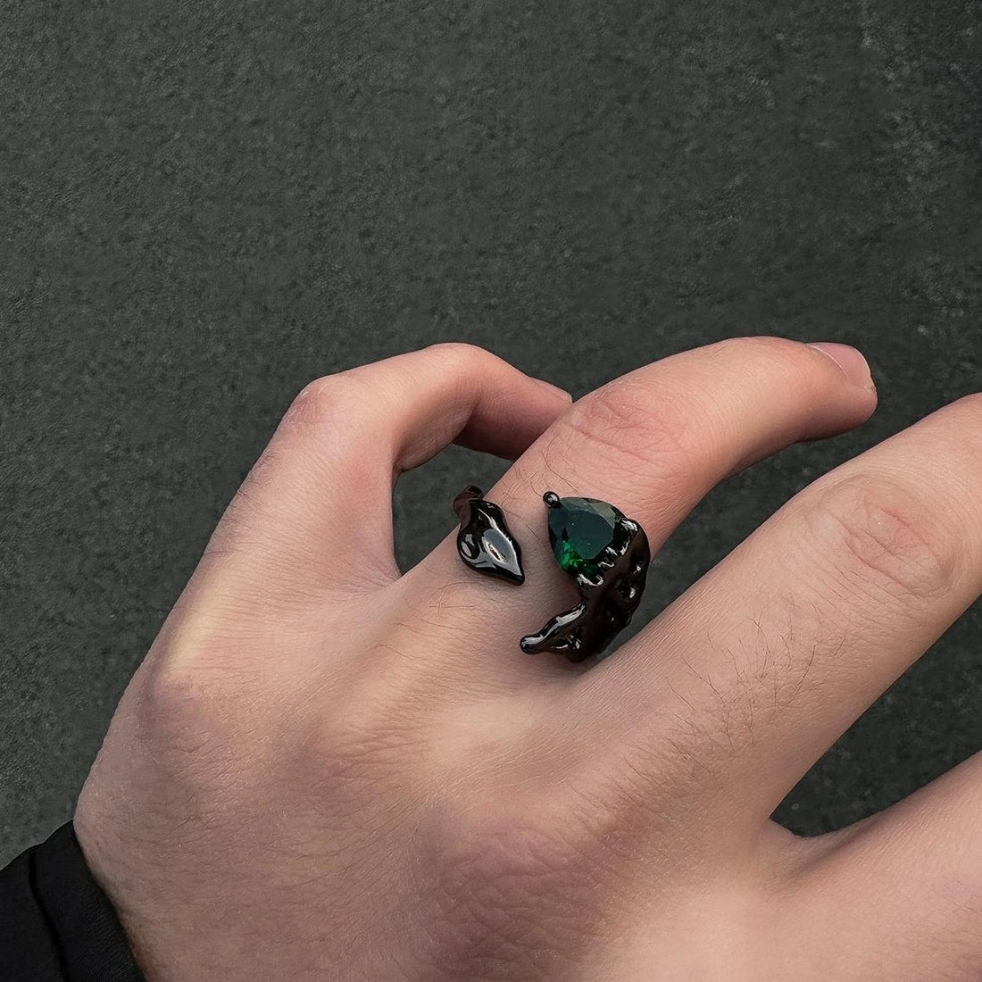 Accessories Vintage Art Deco Emerald Hollow Geometric Adjustable Ring