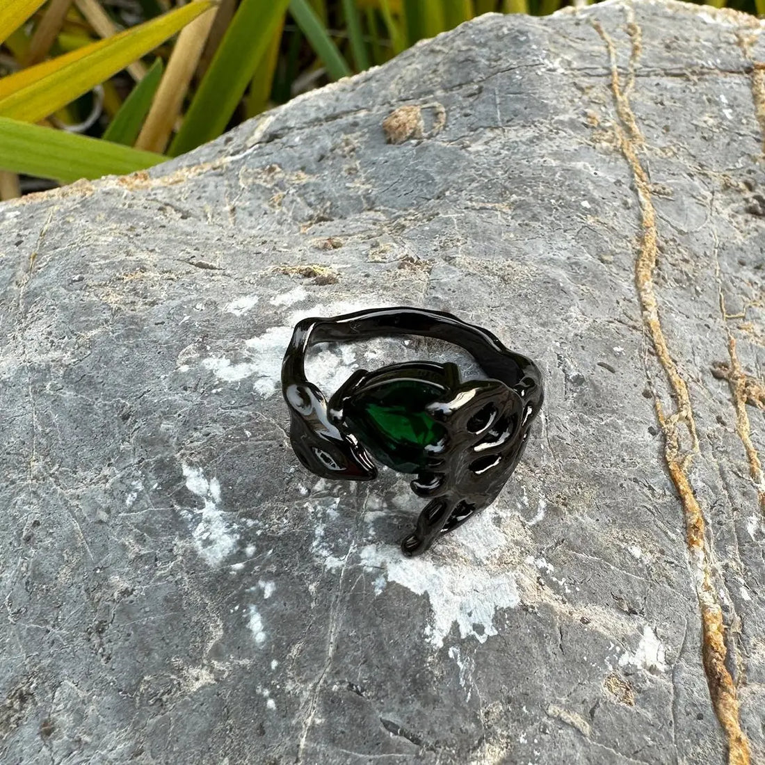 Accessories Vintage Art Deco Emerald Hollow Geometric Adjustable Ring