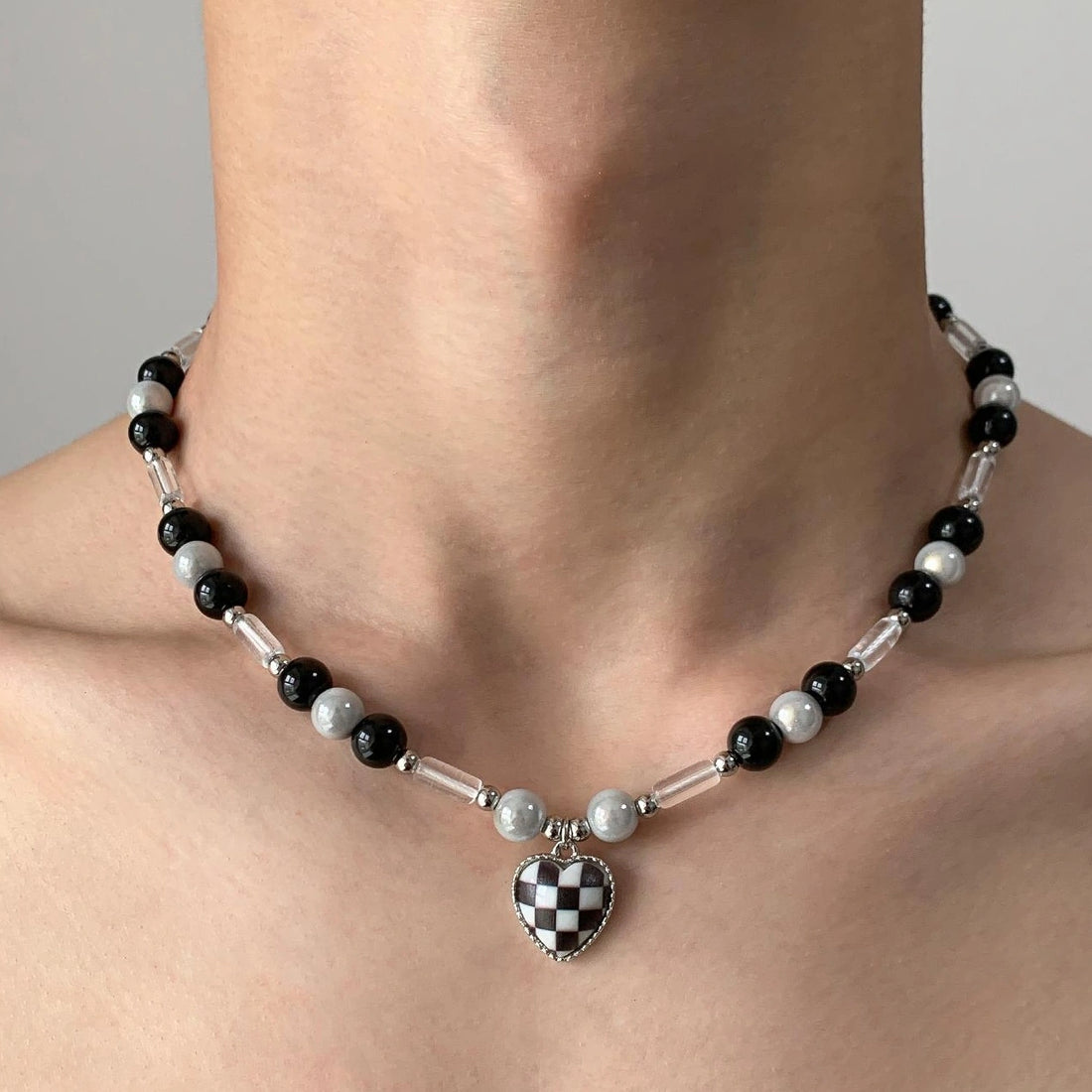 Accessories Vintage Beaded Grid Heart Pendant Necklace