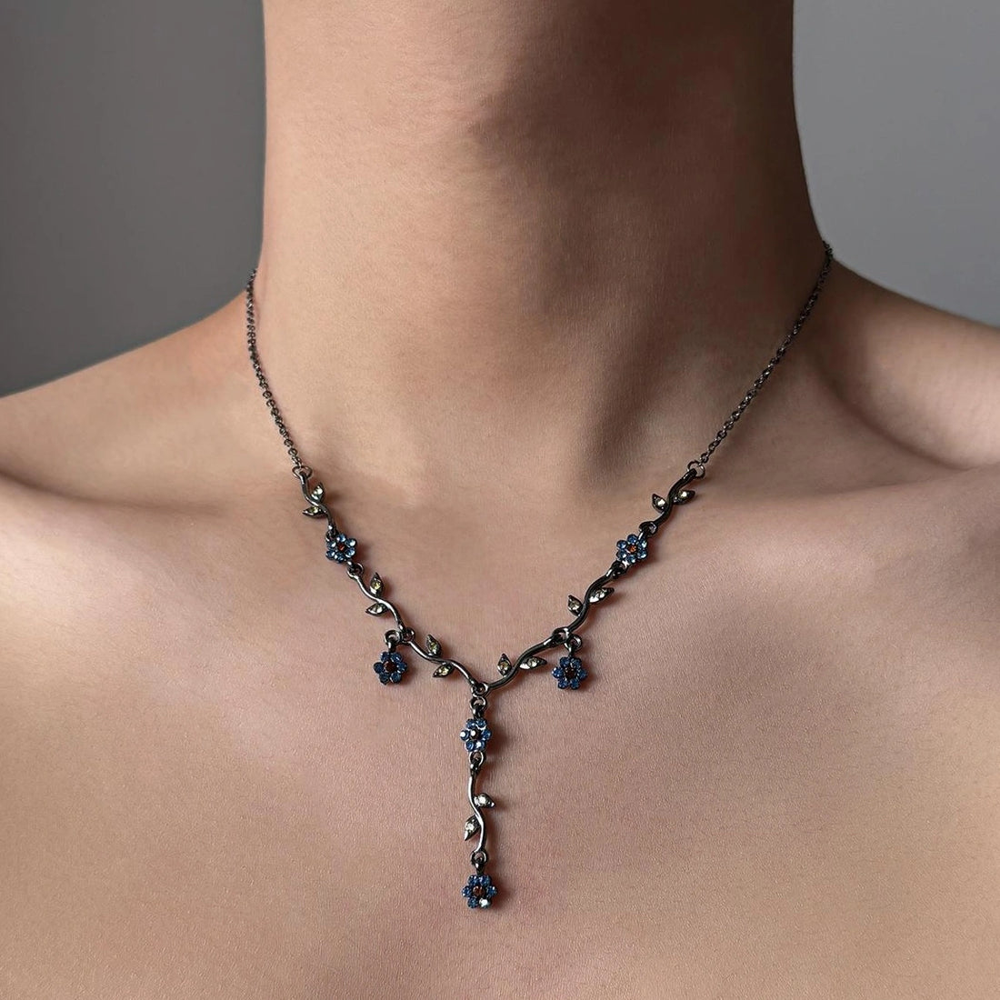 Vintage Blue Floral Pendant Necklace