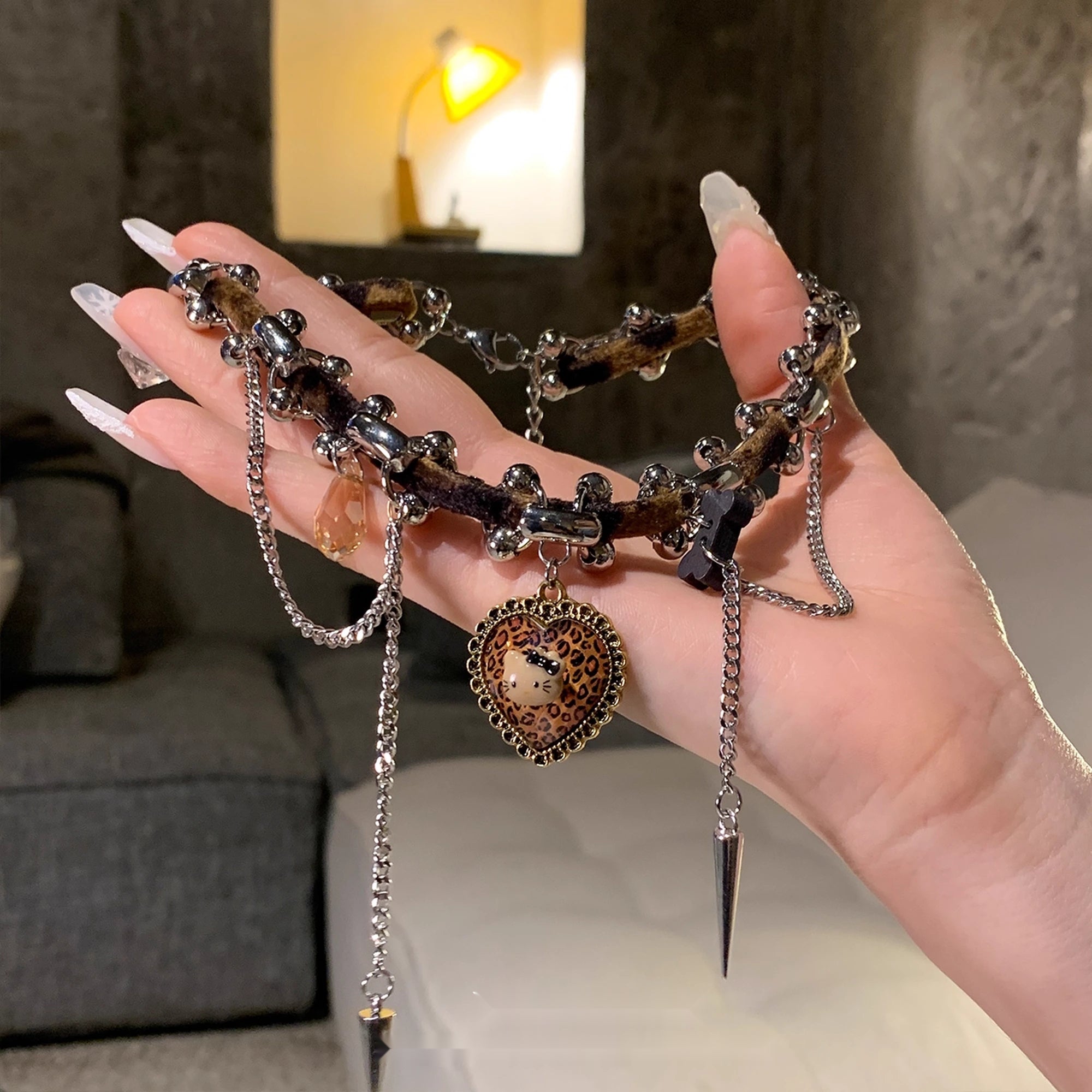 Accessories_Vintage_Leopard_Chain_Wrapped_Heart_Cat_Choker_MISSTT