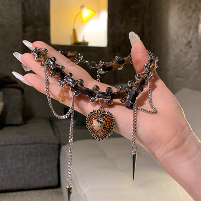 Accessories_Vintage_Leopard_Chain_Wrapped_Heart_Cat_Choker_MISSTT