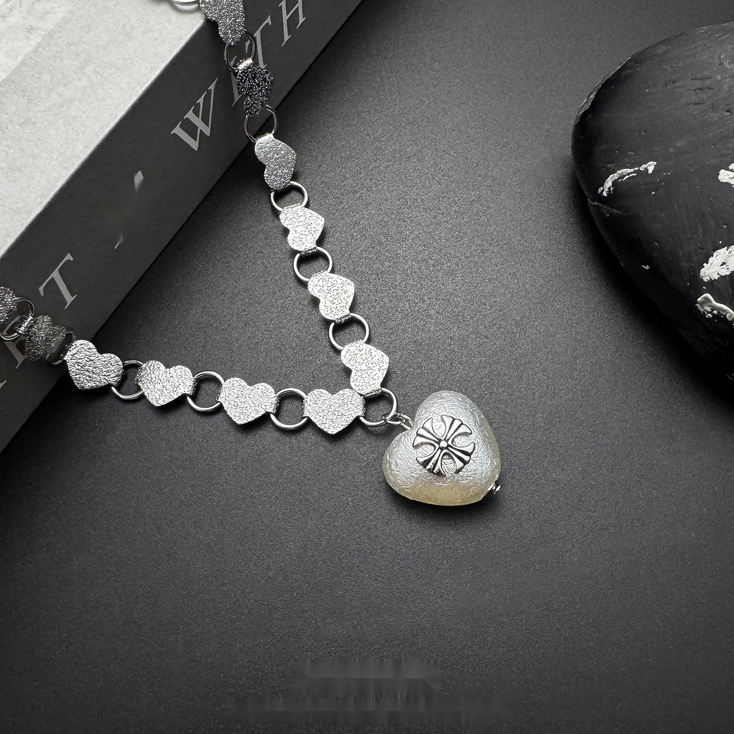 Accessories_Vintage_Metal_Locket_Necklace_MISSTT
