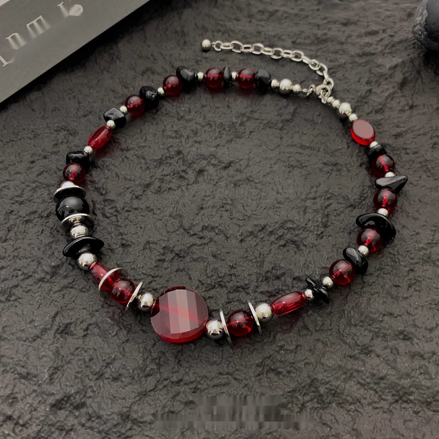 Accessories_Vintage_Red_Beaded_Choker_Necklace_MISSTT