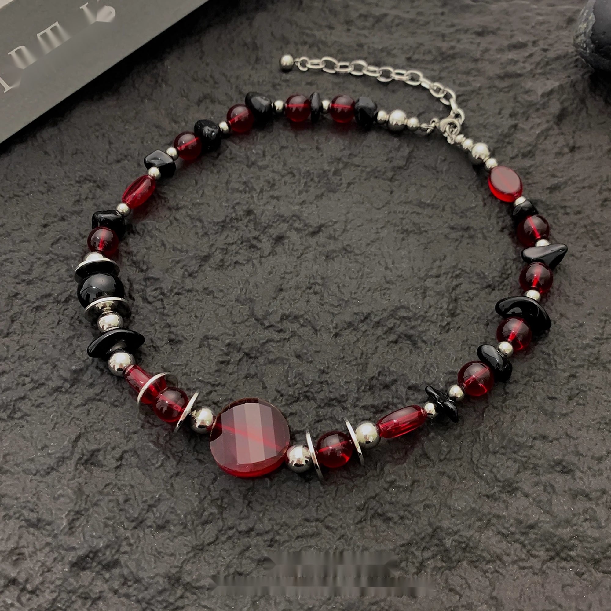 Accessories_Vintage_Red_Beaded_Choker_Necklace_MISSTT