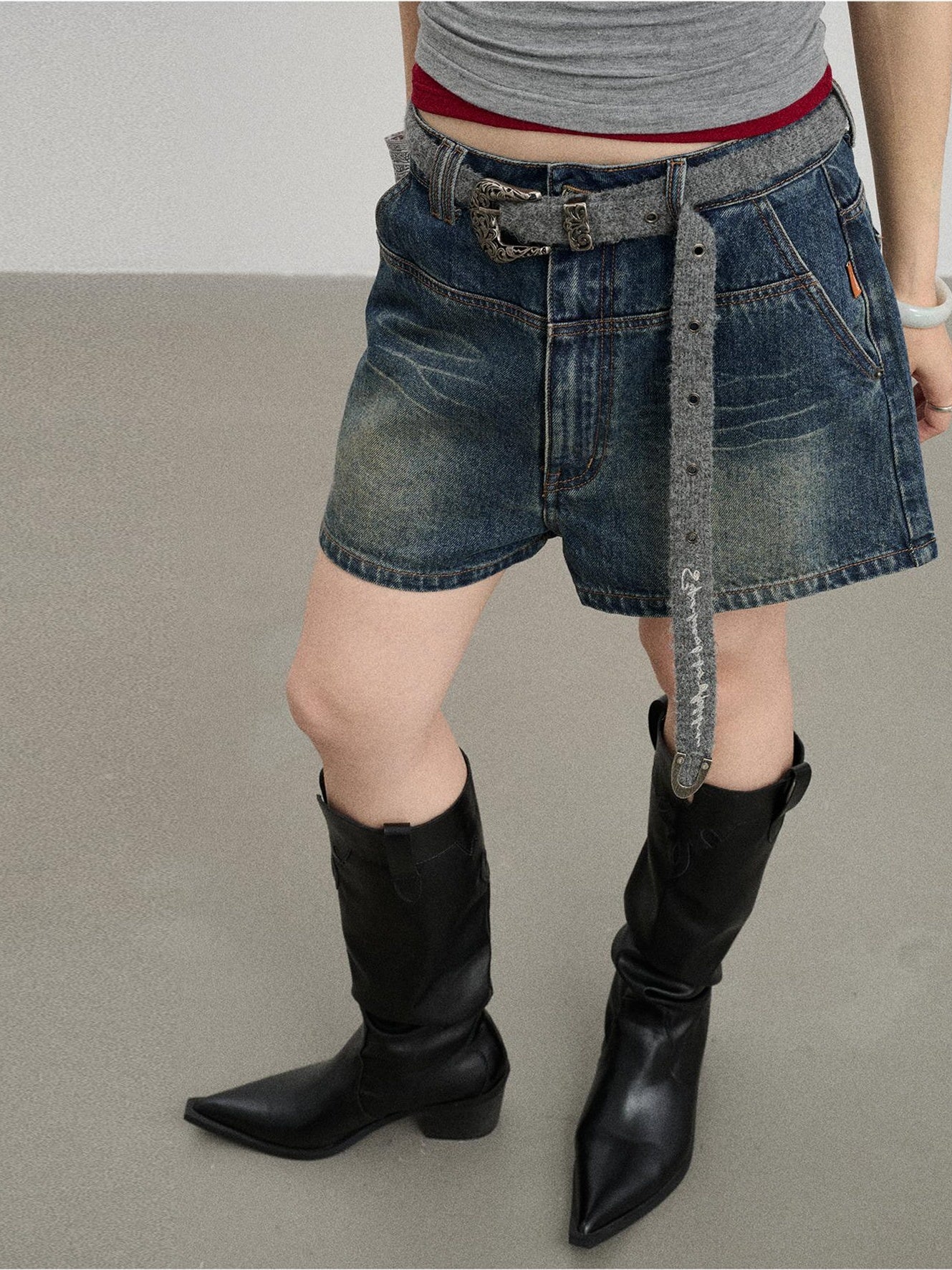 Achihara Island Play Control Hot Pants Summer Autumn 2024 New Casual Denim Split Line Shorts 24