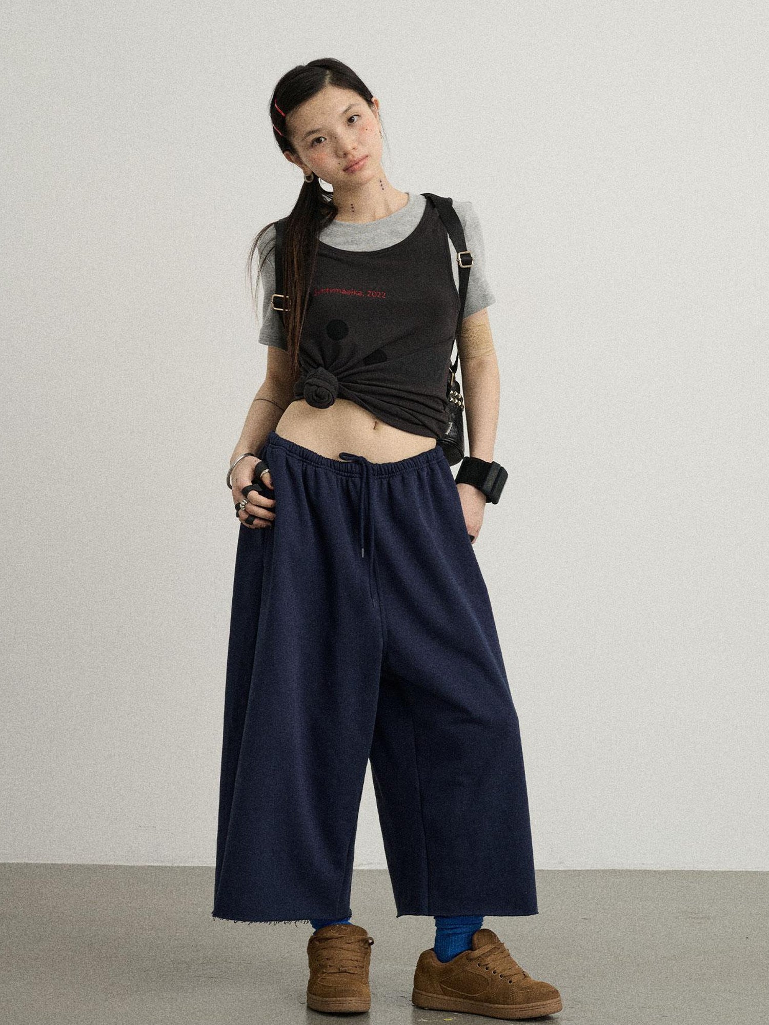 Achihara Achihara Distressed Hem Cargo Joggers