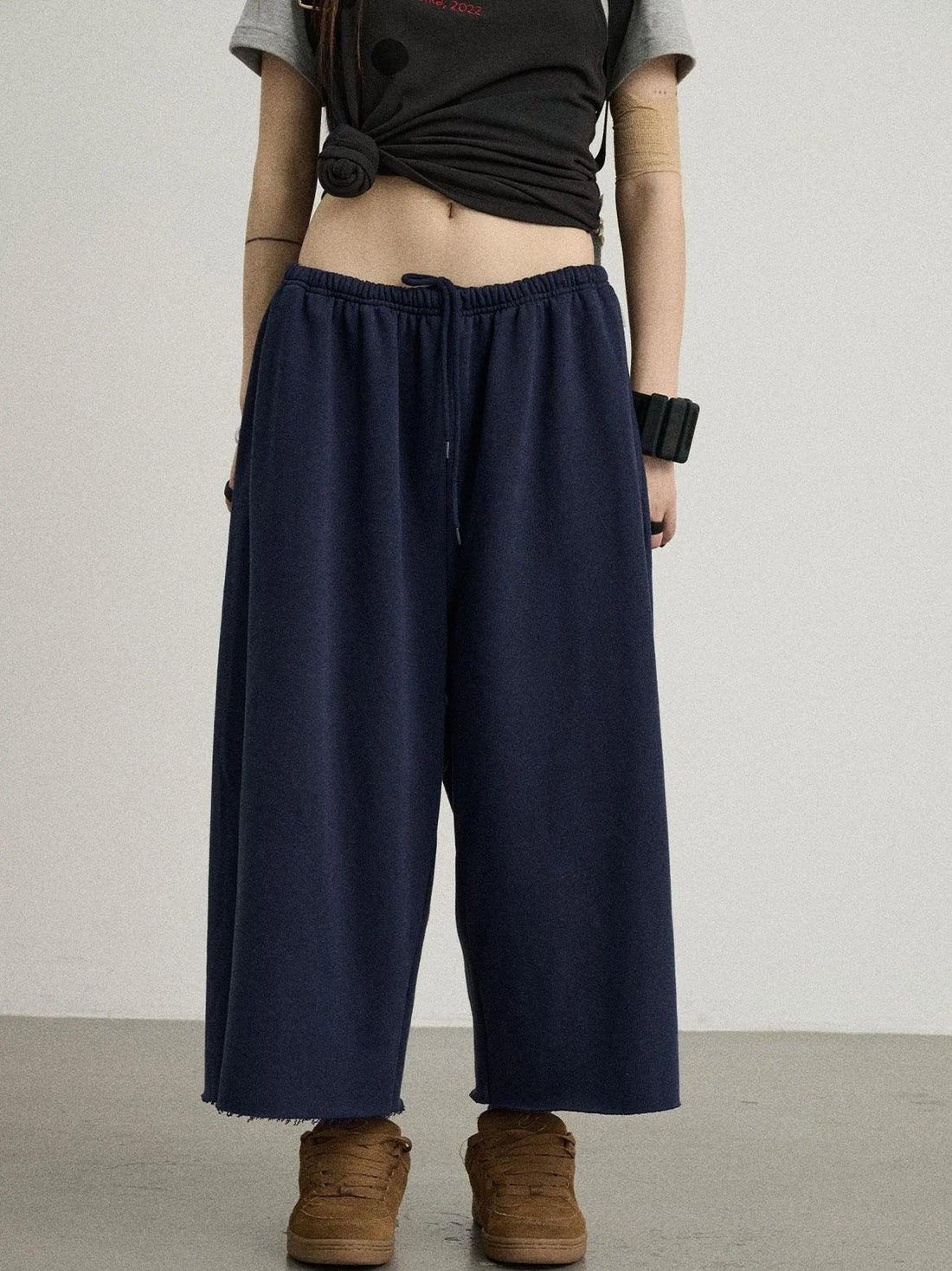 Achihara Distressed Hem Cargo Joggers