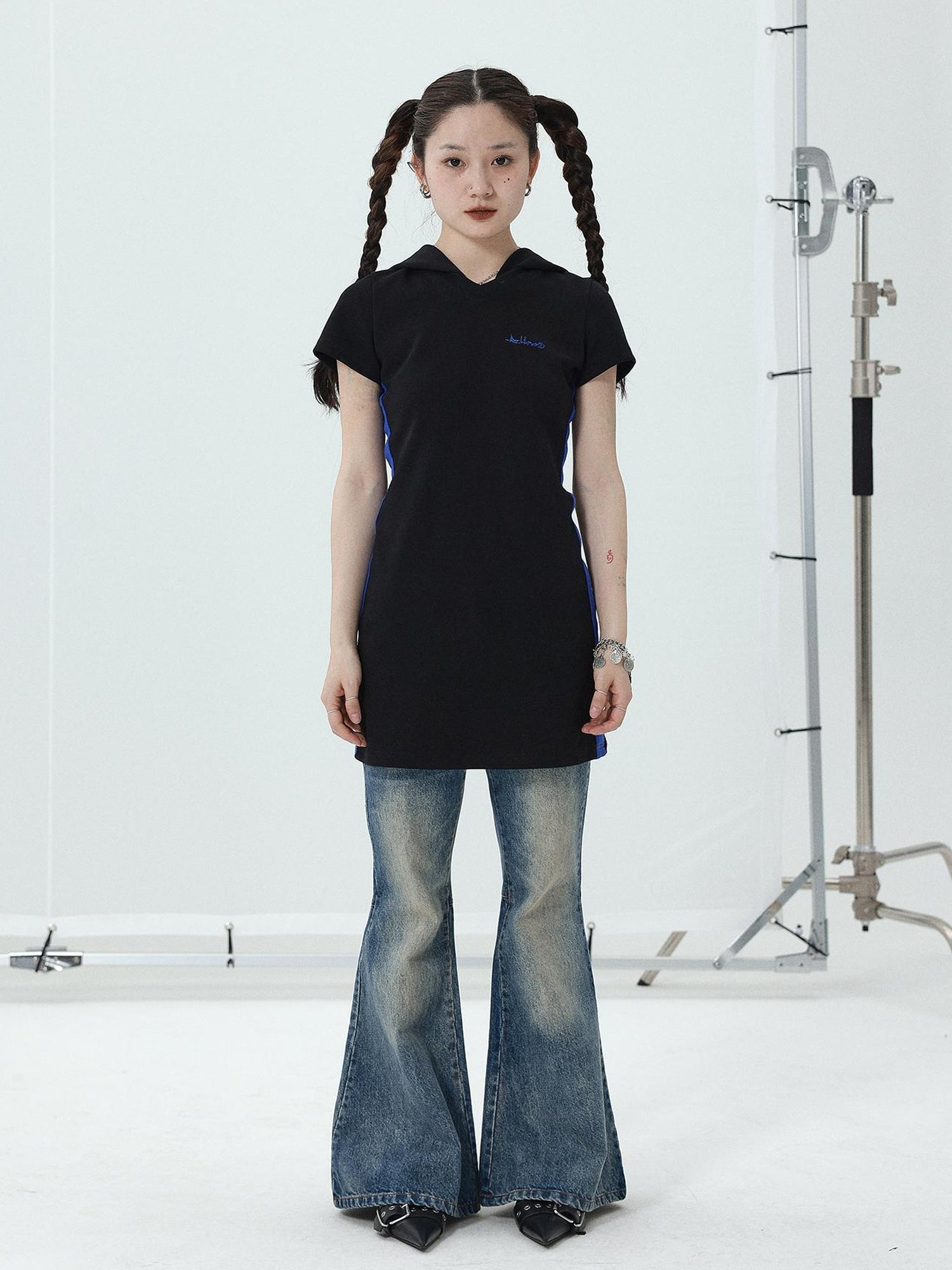 Achihara Achihara Low Rise Flared Wide Leg Jeans