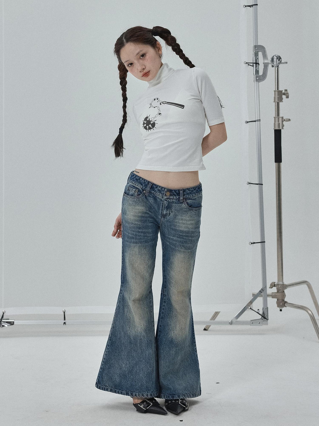 Achihara Achihara Low Rise Flared Wide Leg Jeans