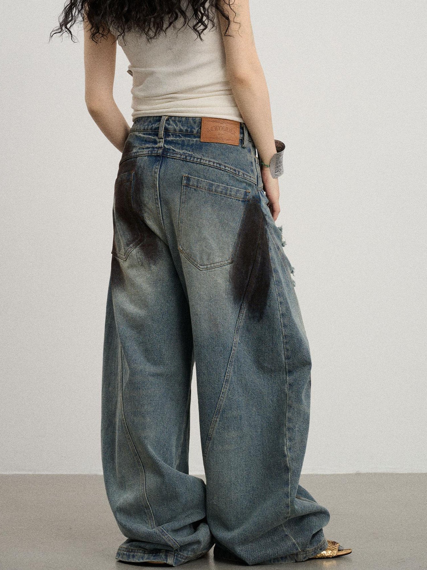Achihara Banana-Cut Wide Leg Denim Pants