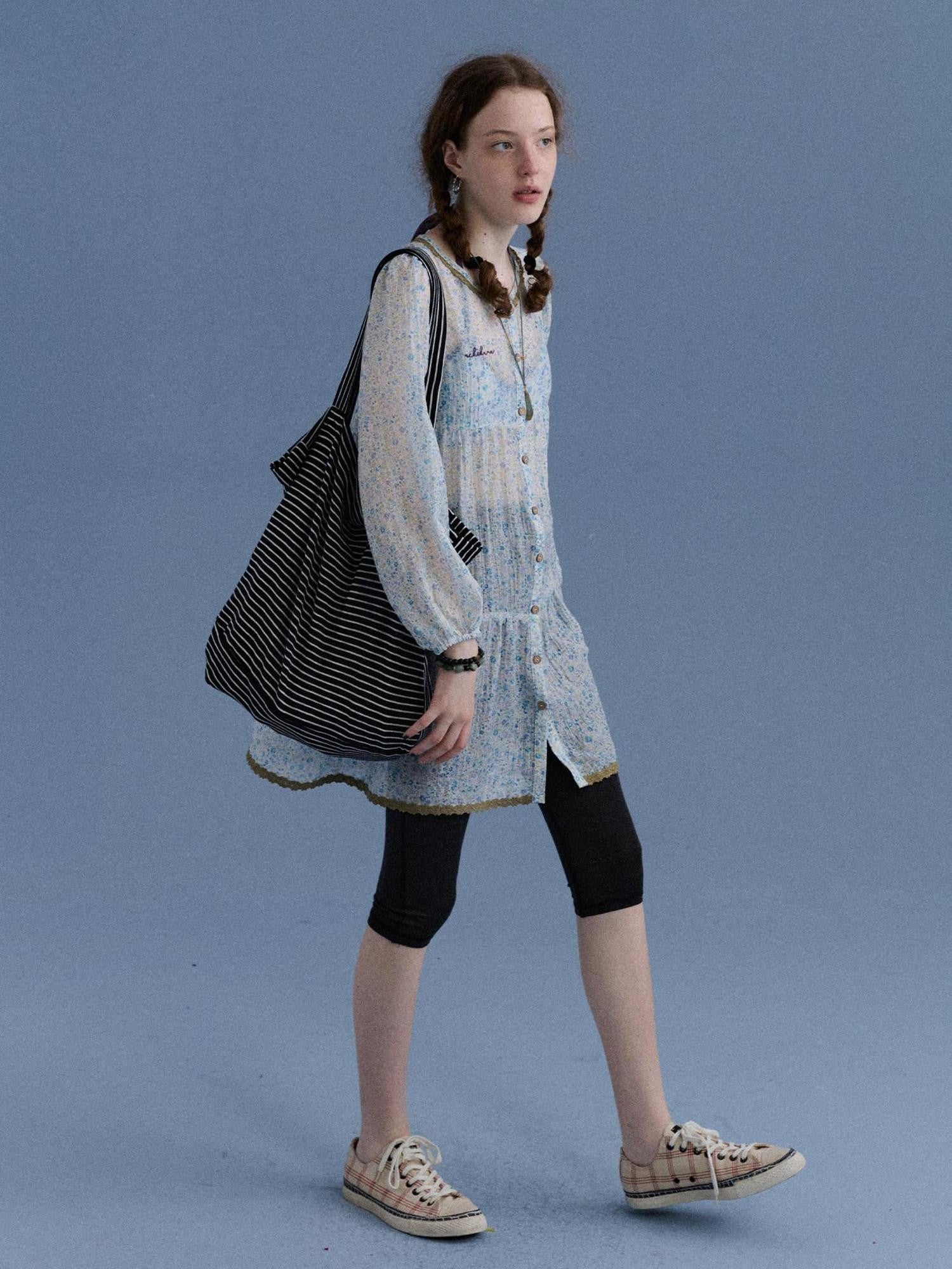 Achihara Blue Floral Lettuce Edge Ruched Women&
