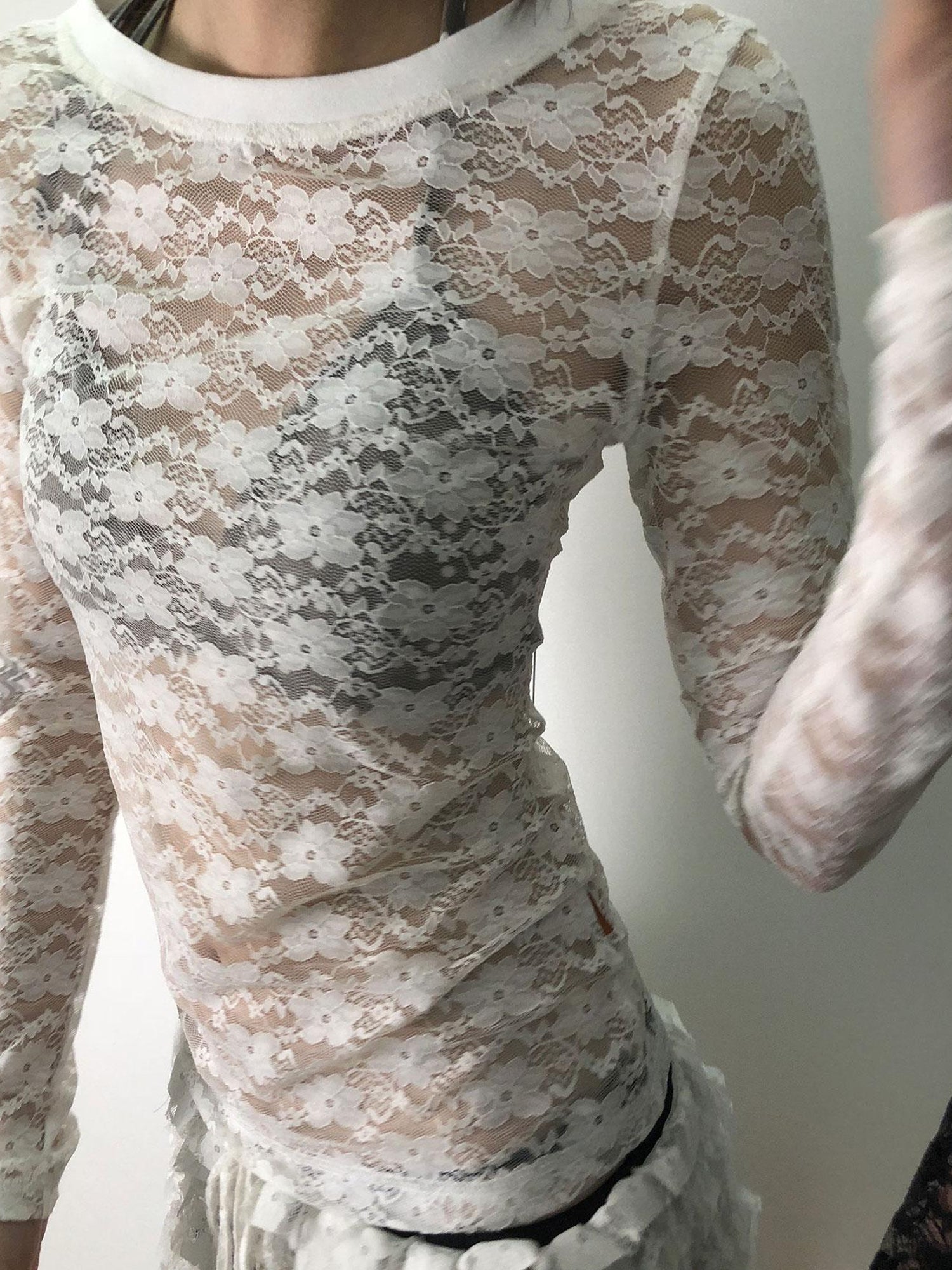 Achihara Breton Chun Lace Long Sleeve Top