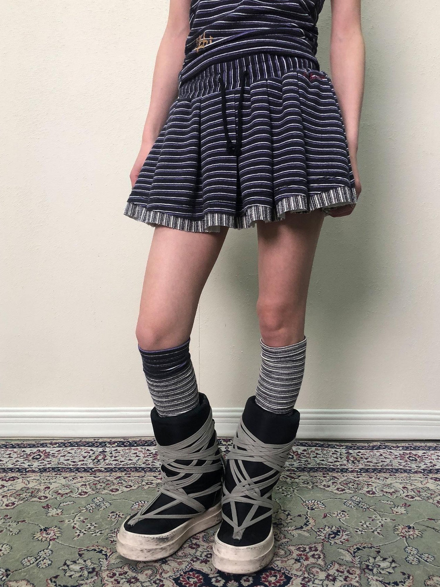 Achihara Breton Star Spot Pleated Mini Skirt Stretch Knit A Line
