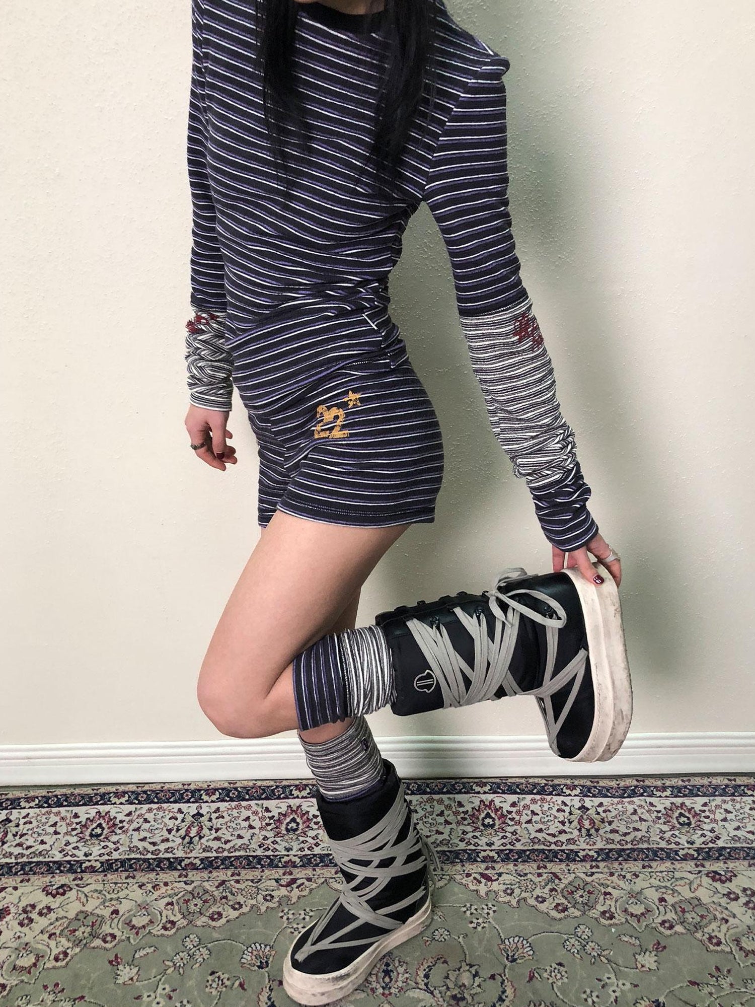 Achihara Brittany Star Spot Shorts V Neck T Shirt Long Sleeve