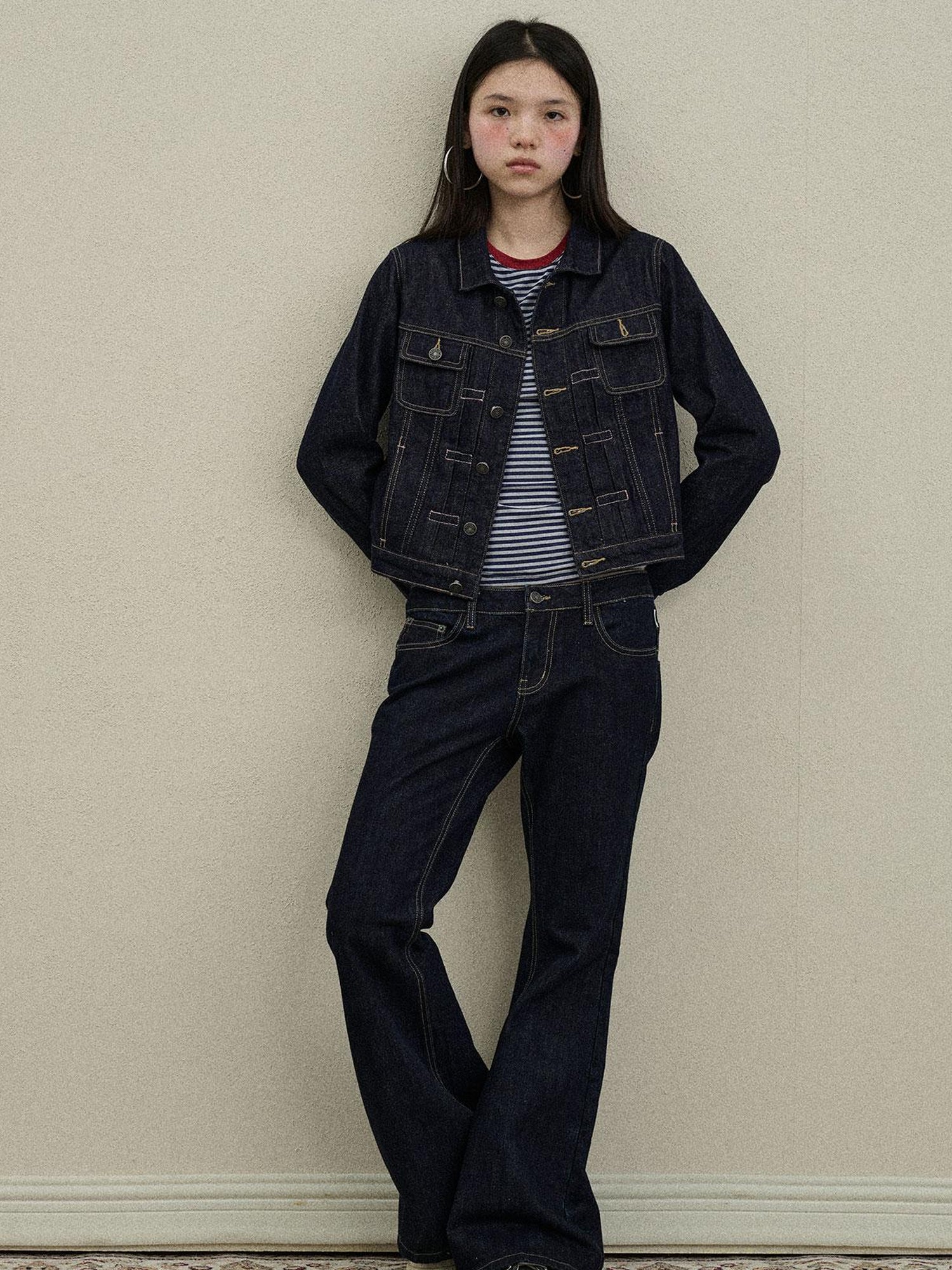 Update Achihara Classic Denim Jacket With Slightly Flared Jeans Set
