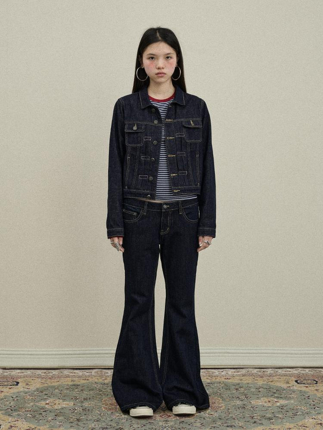 Update Achihara Classic Denim Jacket With Slightly Flared Jeans Set