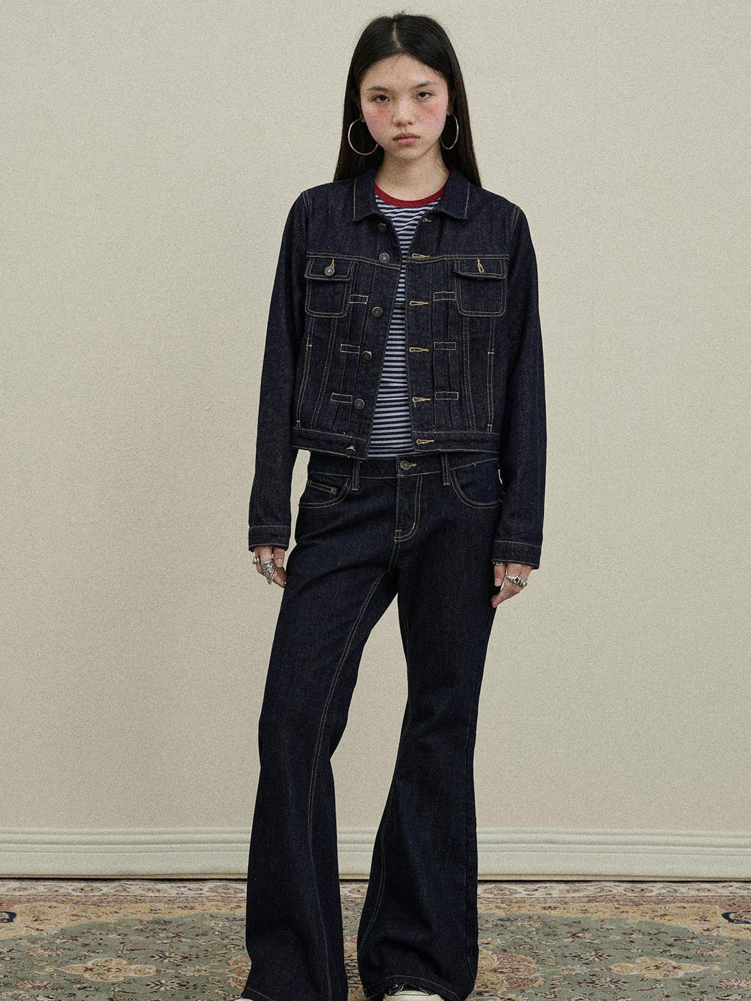 Update Achihara Classic Denim Jacket With Slightly Flared Jeans Set