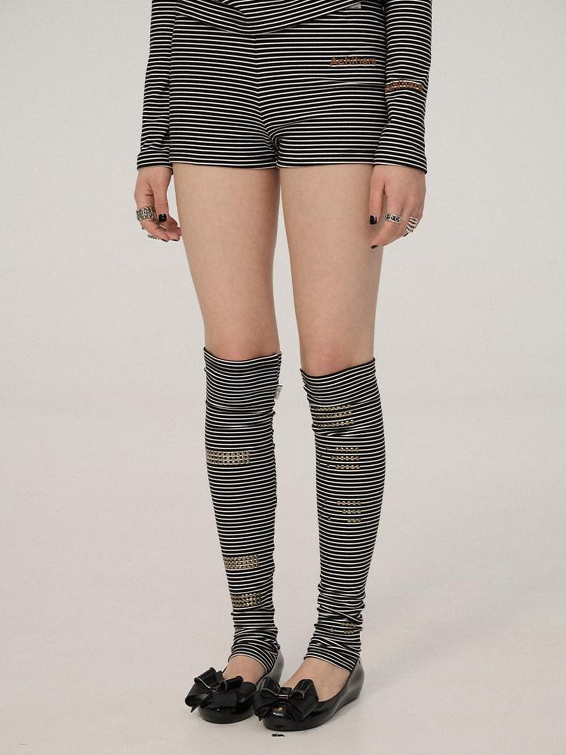 Achihara Comfortable Breathable Unique Striped Design Women Black White Striped Socks