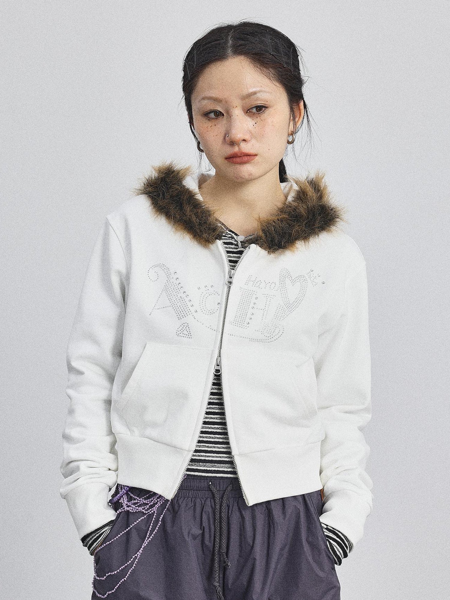 Achihara Cozy Fluffy Cropped Sweatshirt