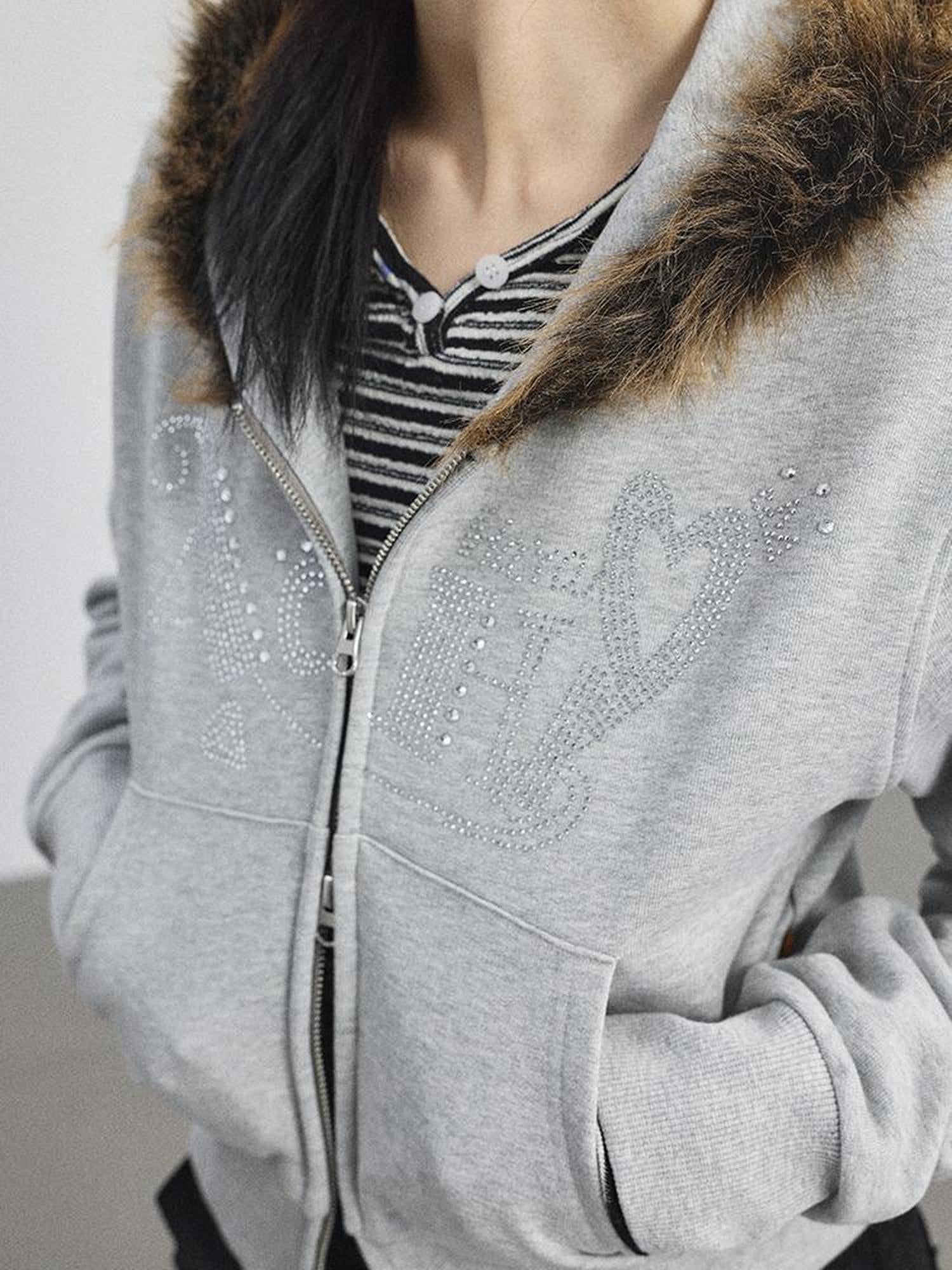 Achihara Cozy Fluffy Cropped Sweatshirt