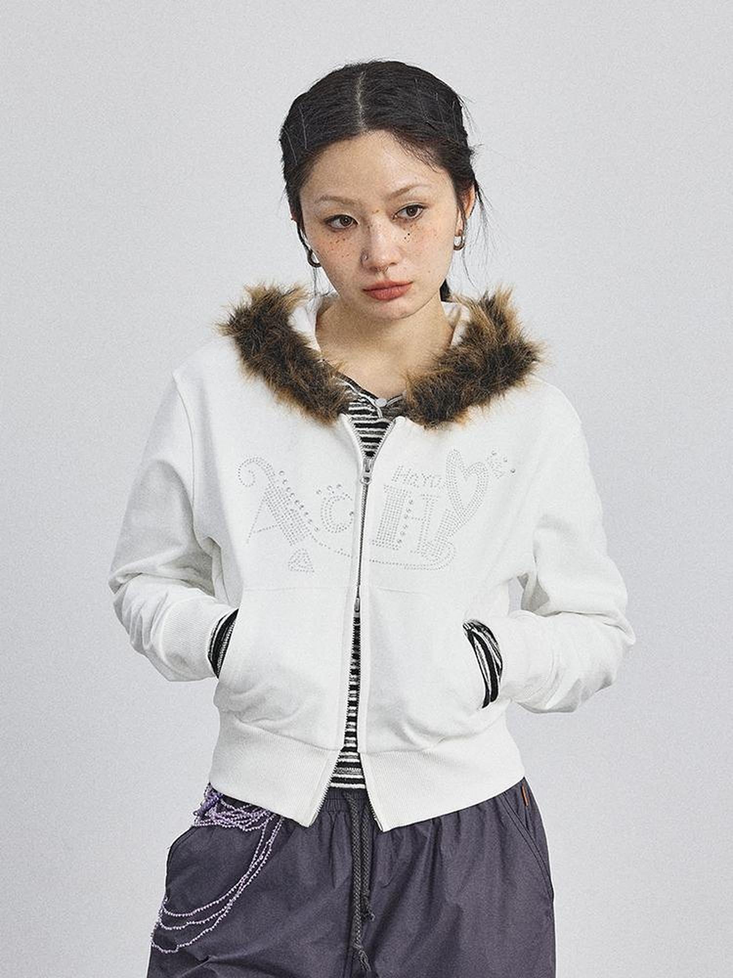Achihara Cozy Fluffy Cropped Sweatshirt