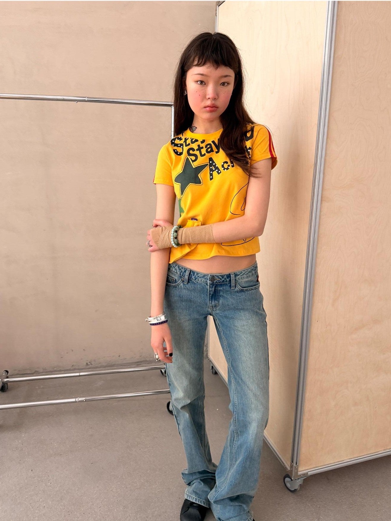 Achihara Cropped Letter Print Vintage Slim Crew Neck Women&