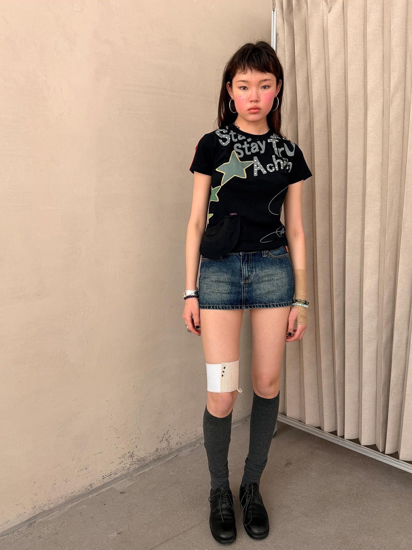 Achihara Cropped Letter Print Vintage Slim Crew Neck Women&