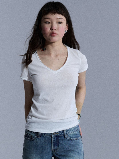 Achihara_Cropped_Raw_Hem_V-neck_Slim_Fit_Women&