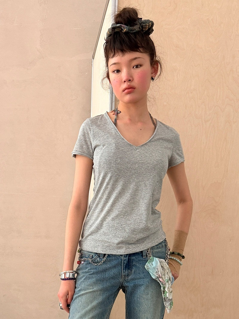 Achihara_Cropped_Raw_Hem_V-neck_Slim_Fit_Women&