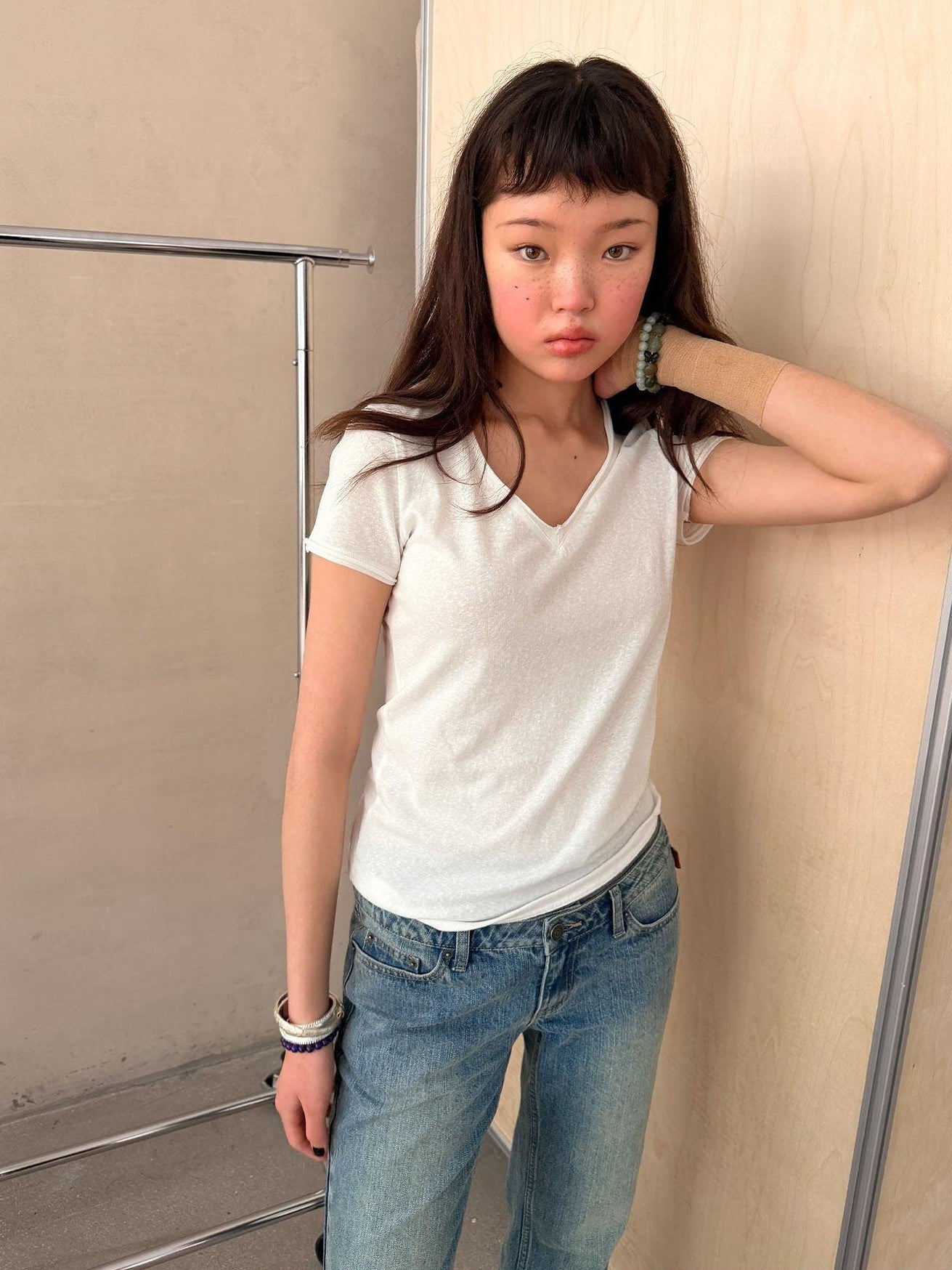 Achihara Cropped Raw Hem V-neck Slim Fit Women&