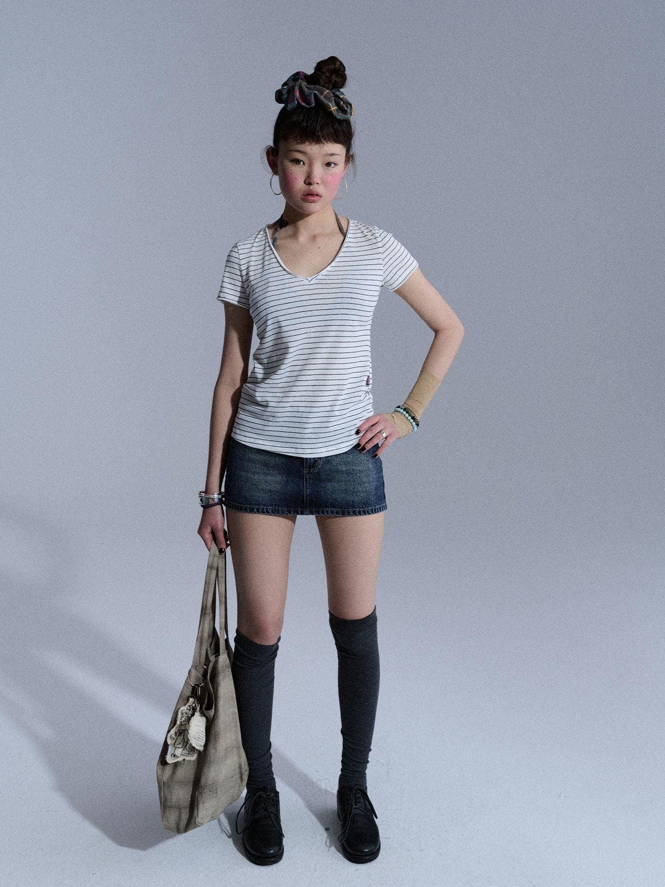 Achihara Cropped Raw Hem V-neck Slim Fit Women&