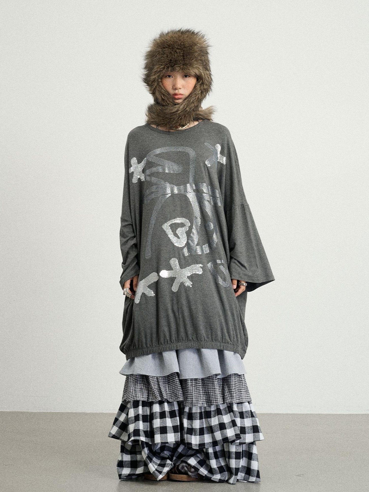 Achihara Dancing Bobo Monster Glitter Loose Tee