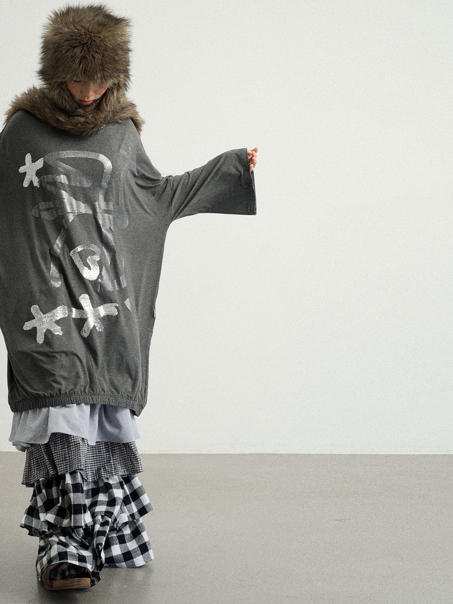 Achihara Dancing Bobo Monster Glitter Loose Tee